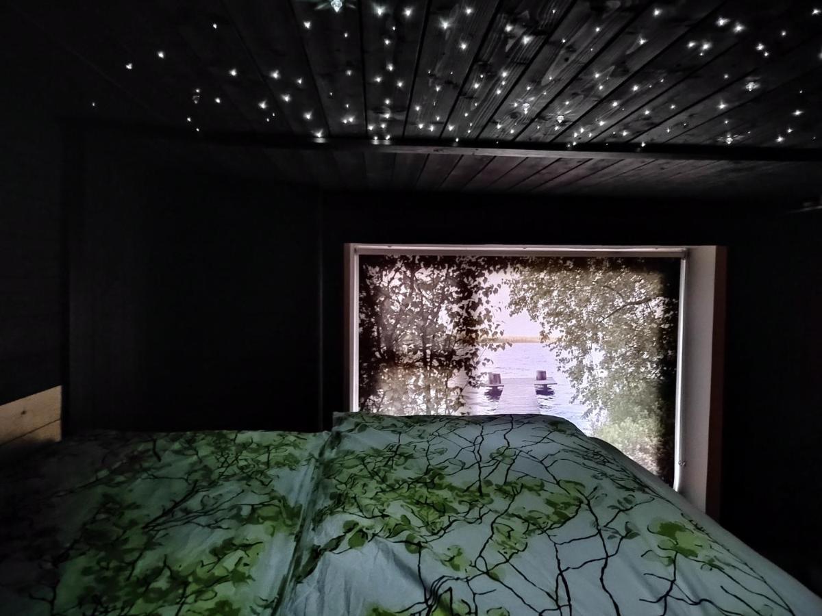 Relax & Recharge - A Unique Suite With A Touch Of Luxury - Hot Tub And Sauna Inspired Decor #Not A Real Sauna# Easy City Access - Direct Train 15 Min To City Helsinki Luaran gambar