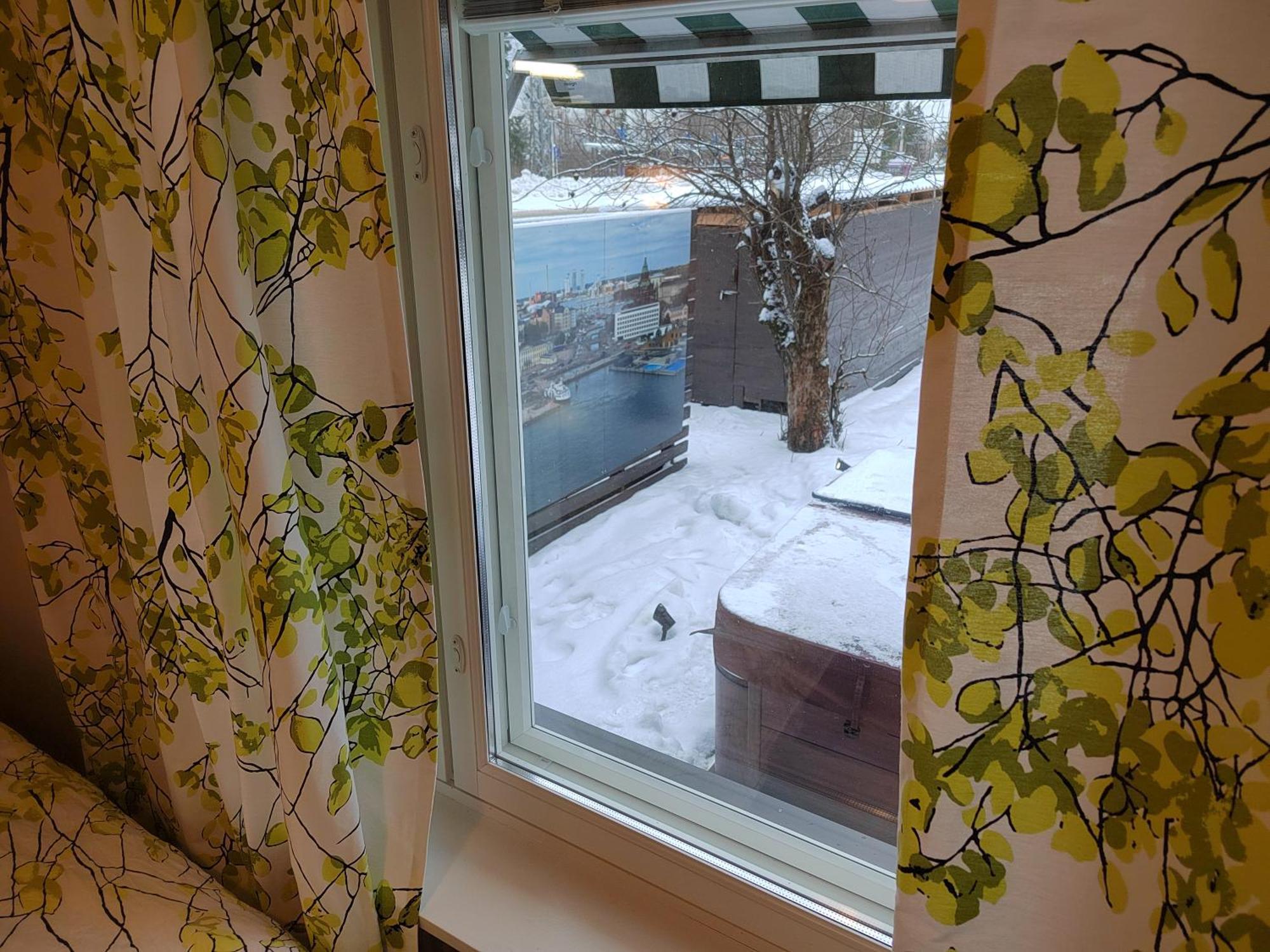 Relax & Recharge - A Unique Suite With A Touch Of Luxury - Hot Tub And Sauna Inspired Decor #Not A Real Sauna# Easy City Access - Direct Train 15 Min To City Helsinki Luaran gambar