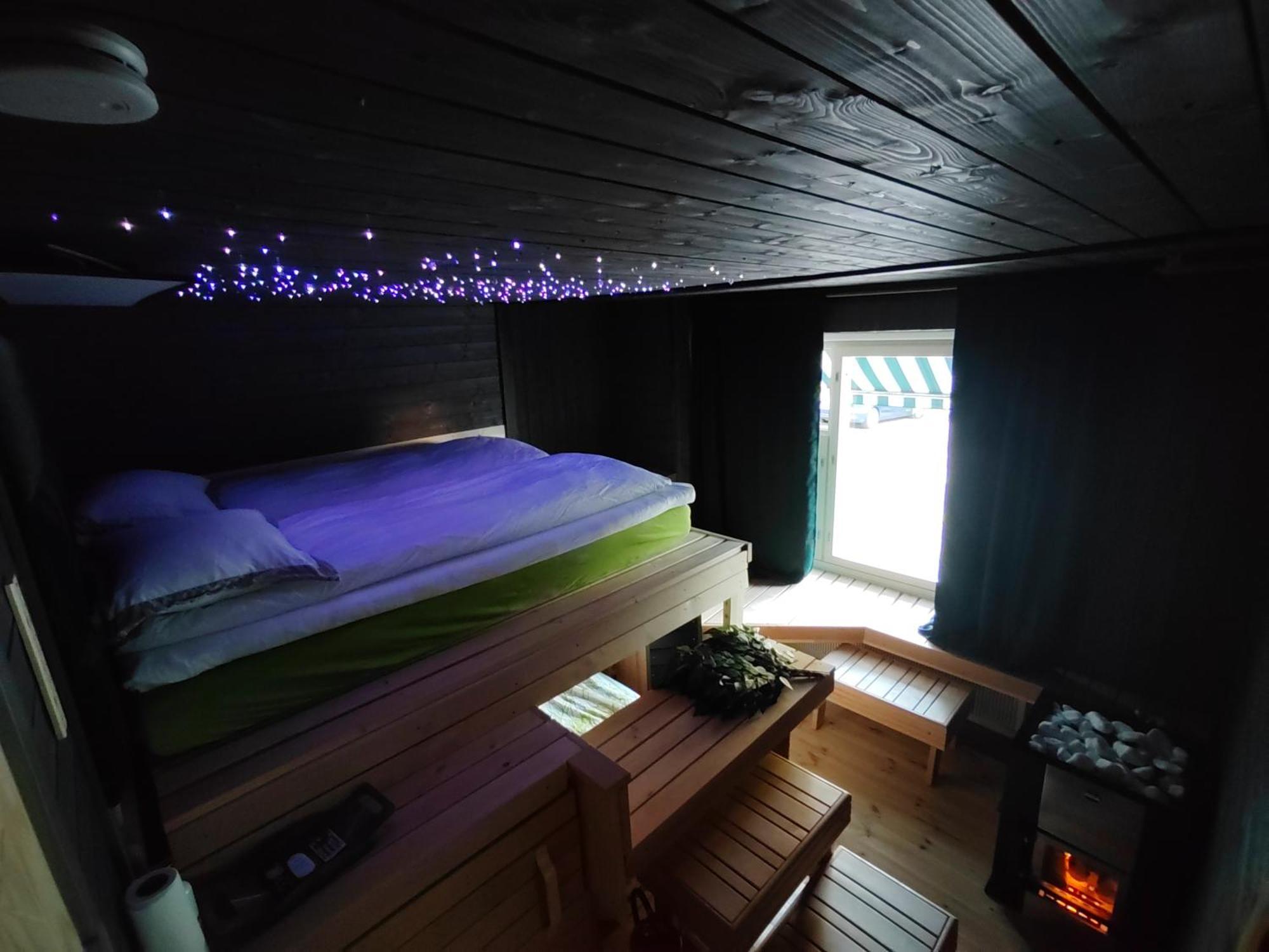 Relax & Recharge - A Unique Suite With A Touch Of Luxury - Hot Tub And Sauna Inspired Decor #Not A Real Sauna# Easy City Access - Direct Train 15 Min To City Helsinki Luaran gambar