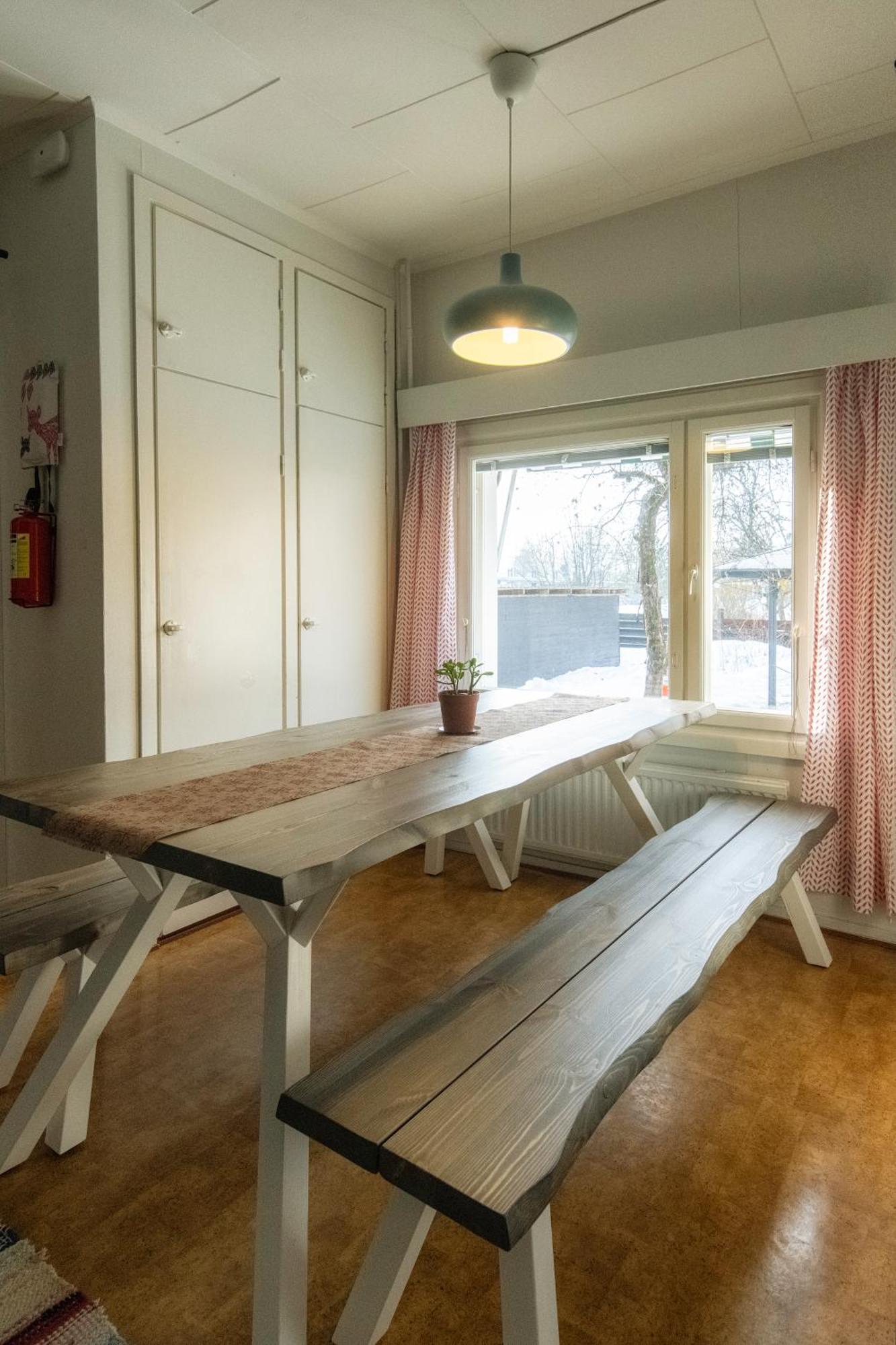 Relax & Recharge - A Unique Suite With A Touch Of Luxury - Hot Tub And Sauna Inspired Decor #Not A Real Sauna# Easy City Access - Direct Train 15 Min To City Helsinki Luaran gambar