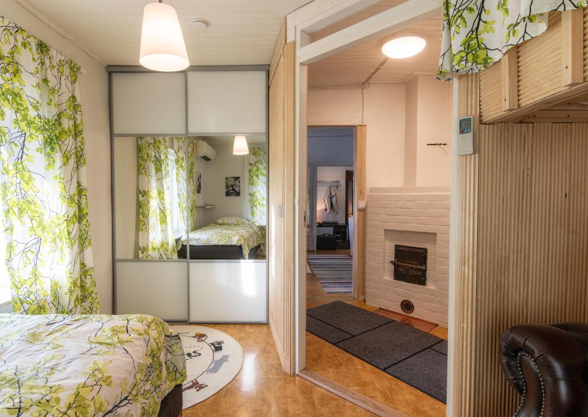 Relax & Recharge - A Unique Suite With A Touch Of Luxury - Hot Tub And Sauna Inspired Decor #Not A Real Sauna# Easy City Access - Direct Train 15 Min To City Helsinki Luaran gambar